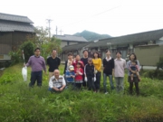 弁護士　田中彰寿　事務所の孫達と芋掘り大会 2011